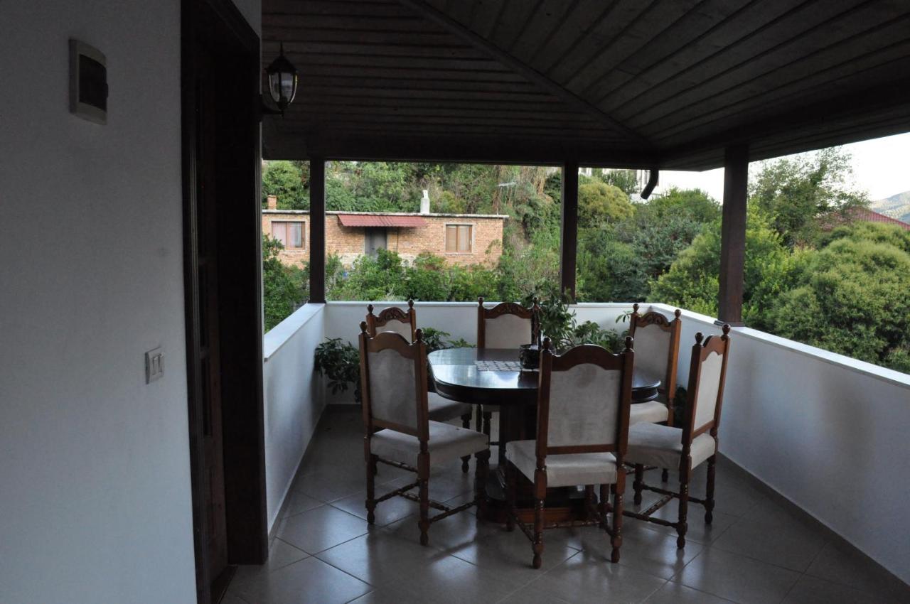 Timber Guest House Berati Exterior foto